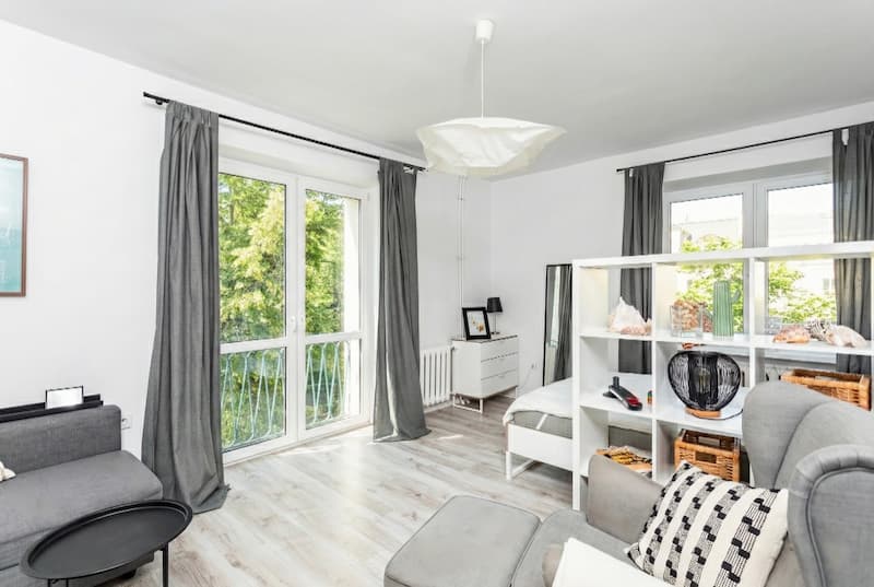 Kawalerka w kamienicy w Śródmieściu